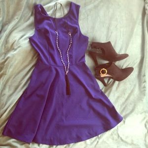 Two versatile blue dresses for summer or winter